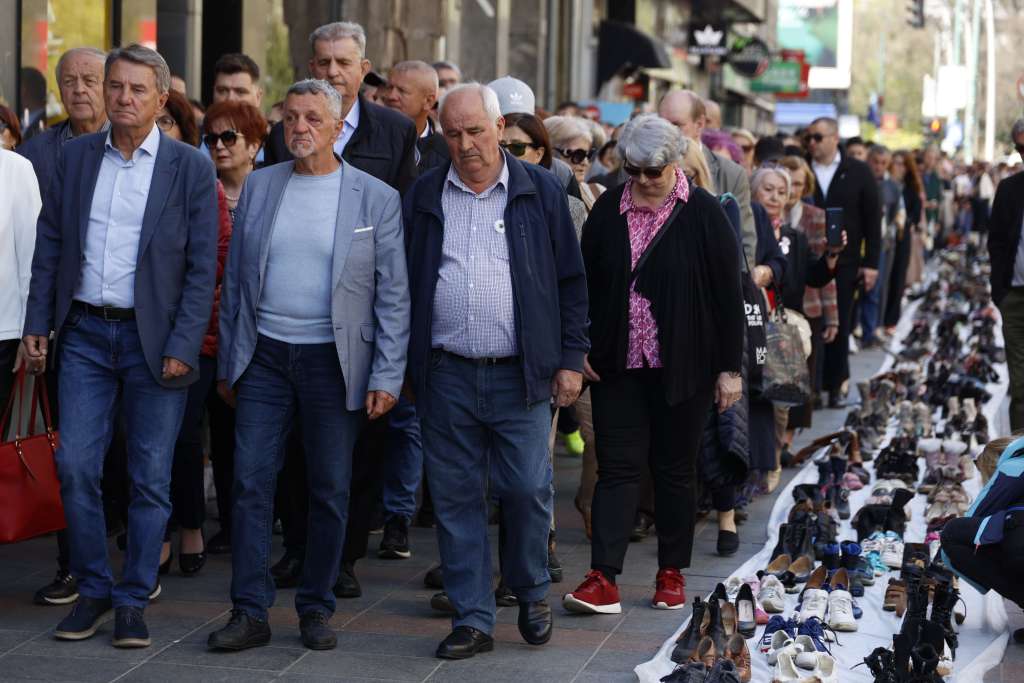 Staza Obu E Kao Spomen Na Vi E Od Tisu A Ubijenih U Ratu Ovo Je