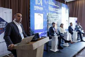SARAJEVO, 22. septembra (FENA) - Digitalna transformacija kompanija nije jednokratan proces već podrazumijeva i praćenje digitalnih trendova - istaknuto je na konferenciji 