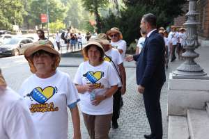 SARAJEVO, 20. jula (FENA) - Grupa bosanskohercegovačkih volontera otputovala je jutros u Novi Pazar gdje će zajedno s volonterima iz drugih država učestvovati u akciji čišćenja i uređenja gradske plaže.