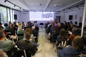 SARAJEVO, 17. aprila (FENA) – Mediacentar Sarajevo obilježio je 30. godinu rada i tim povodom je u Historijskom muzeju Bosne i Hercegovine upriličen razgovor o temi „Budućnost medija i novinarstva – lekcije iz proteklih 30 godina”. (Foto FENA/Almir Razić)