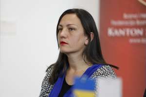 SARAJEVO, 17. aprila (FENA) - Ministar kulture i sporta Kantona Sarajevo Kenan Magoda potpisao je danas s direktorima ugovore o sufinansiranju četiri ključne institucije kulture Bosne i Hercegovine: Historijskog muzeja BiH, Kinoteke BiH, Muzeja književnosti i pozorišne umjetnosti BiH i Umjetničke galerije BiH. (Foto FENA/Amer Kajmović)
