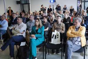 SARAJEVO, 17. aprila (FENA) – Mediacentar Sarajevo obilježio je 30. godinu rada i tim povodom je u Historijskom muzeju Bosne i Hercegovine upriličen razgovor o temi „Budućnost medija i novinarstva – lekcije iz proteklih 30 godina”. (Foto FENA/Almir Razić)