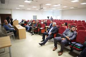 SARAJEVO, 17. aprila (FENA) - Pčele su mali, ali neprocjenjivi čuvari naše budućnosti. Njihova je uloga u održavanju ekosustava i proizvodnji hrane neizmjerno važna. Zbog toga je važno shvatiti ozbiljnost situacije i aktivno raditi na zaštiti pčela. Bez njih naš svijet ne bi bio isti, a posljedice njihova nestanka bile bi katastrofalne. Stoga trebamo djelovati sada kako bismo osigurali bolju budućnost za sve nas - poruka je Saveza pčelara Federacije Bosne i Hercegovine, koji su danas u Sarajevu održali prvo savjetovanje o 