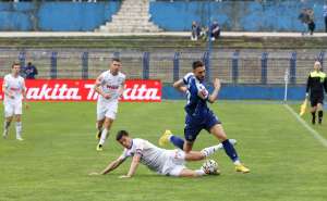 SARAJEVO, 16. april (FENA) – Nogometaši Željezničara nisu uspjeli nadoknaditi tri gola zaostatka iz prve utakmice polufinala Kupa Bosne i Hercegovine protiv Širokog Brijega. Iako su danas na stadionu 