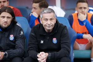 SARAJEVO, 16. april (FENA) – Nogometaši Željezničara nisu uspjeli nadoknaditi tri gola zaostatka iz prve utakmice polufinala Kupa Bosne i Hercegovine protiv Širokog Brijega. Iako su danas na stadionu 