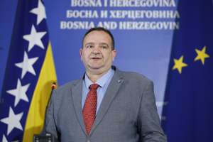 SARAJEVO, 17. aprila (FENA) - Ministar komunikacija i prometa Bosne i Hercegovine Edin Forto razgovarao je danas sa predstavnicima prijevoznika o aktuelnoj problematici domaćih prijevoznika tereta. (Foto FENA/Amer Kajmović)