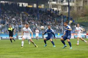 SARAJEVO, 16. april (FENA) – Nogometaši Željezničara nisu uspjeli nadoknaditi tri gola zaostatka iz prve utakmice polufinala Kupa Bosne i Hercegovine protiv Širokog Brijega. Iako su danas na stadionu 
