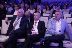 SARAJEVO, 2. juna (FENA) – U okviru 12. Gastroenterološke konferencije, jednog od najznačajnijih stručnih skupova u regiji, ASA Bolnica imala je čast biti domaćin edukativne sesije Live Endoscopy, koju je predvodio prof. dr. Nenad Vanis, međunarodno priznati gastroenterolog, univerzitetski profesor i voditelj Odjeljenja za gastroenterologiju ASA Bolnice. (Foto FENA/Amer Kajmović)