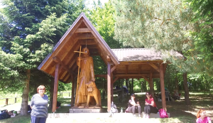 NOVI TRAVNIK, 2. lipnja (FENA) – U povodu obilježavanja Svjetskog dana borbe protiv pušenja, Zavod za javno zdravstvo Kantona Središnja Bosna (KSB), u suradnji sa Sportskim savezom KSB i Planinarskim društvom Kuk iz Novog Travnika, organizirao je rekreativno pješačenje od Novog Travnika do planinarskog doma na Bučićkoj ravni.(Foto FENA/Duško Pucar)