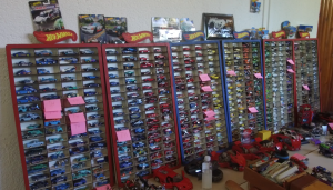 NOVI TRAVNIK, 2. lipnja (FENA) – U organizaciji Gradske knjižnice Novi Travnik i Udruge Stari grad Kaštel, u ovom je srednjobosanskom gradu održan drugi Sajam autića, koji je okupio brojne kolekcionare i posjetitelje iz svih krajeva Bosne i Hercegovine.(Foto FENA/Duško Pucar)
