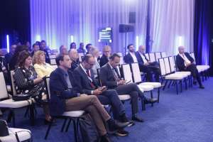 SARAJEVO, 2. juna (FENA) – U okviru 12. Gastroenterološke konferencije, jednog od najznačajnijih stručnih skupova u regiji, ASA Bolnica imala je čast biti domaćin edukativne sesije Live Endoscopy, koju je predvodio prof. dr. Nenad Vanis, međunarodno priznati gastroenterolog, univerzitetski profesor i voditelj Odjeljenja za gastroenterologiju ASA Bolnice. (Foto FENA/Amer Kajmović)