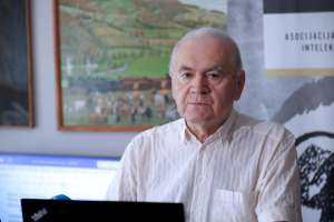 SARAJEVO, 29. juna (FENA) – Poništavanjem presude u predmetu 'Slaven Kovačević protiv Bosne i Hercegovine', Evropski sud za ljudska prava izgubio je pravni kredibilitet  i postao više politički sud, izjavio je prof. dr. Enver Halilović, jedan od uvodničara na današnjoj sesiji asocijacije nezavisnih intelektualaca „Krug 99“ u Sarajevu, održanoj o temi “Embargo na demokratiju u BiH – slučaj Kovačević pred Evropskim sudom za ljudska prava”. (Foto FENA/Almir Razić)