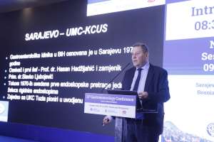 SARAJEVO, 2. juna (FENA) – U okviru 12. Gastroenterološke konferencije, jednog od najznačajnijih stručnih skupova u regiji, ASA Bolnica imala je čast biti domaćin edukativne sesije Live Endoscopy, koju je predvodio prof. dr. Nenad Vanis, međunarodno priznati gastroenterolog, univerzitetski profesor i voditelj Odjeljenja za gastroenterologiju ASA Bolnice. (Foto FENA/Amer Kajmović)