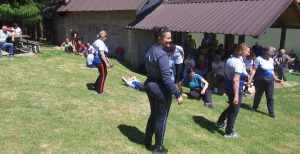 NOVI TRAVNIK, 2. lipnja (FENA) – U povodu obilježavanja Svjetskog dana borbe protiv pušenja, Zavod za javno zdravstvo Kantona Središnja Bosna (KSB), u suradnji sa Sportskim savezom KSB i Planinarskim društvom Kuk iz Novog Travnika, organizirao je rekreativno pješačenje od Novog Travnika do planinarskog doma na Bučićkoj ravni.(Foto FENA/Duško Pucar)