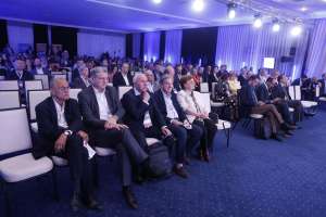 SARAJEVO, 2. juna (FENA) – U okviru 12. Gastroenterološke konferencije, jednog od najznačajnijih stručnih skupova u regiji, ASA Bolnica imala je čast biti domaćin edukativne sesije Live Endoscopy, koju je predvodio prof. dr. Nenad Vanis, međunarodno priznati gastroenterolog, univerzitetski profesor i voditelj Odjeljenja za gastroenterologiju ASA Bolnice. (Foto FENA/Amer Kajmović)