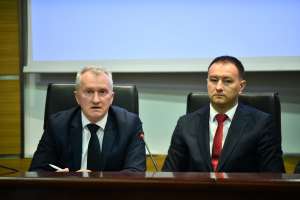 SARAJEVO, 2. juna (FENA) - Konferencija za medije Vanjskotrgovinske/Spoljnotrgovinske komore Bosne i Hercegovine o aktivnostima Komore za podršku transportnom sektoru u BiH. (Foto FENA/Harun Muminović/ap)

