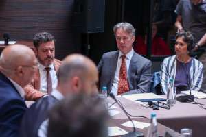 Balkanska istraživačka mreža Bosne i Hercegovine (BIRN BiH), u saradnji s Memorijalnim centrom Srebrenica i Udruženjem “Kali Sara”, organizuje “Razgovor o romskom ratnom nasljeđu – civilne žrtve rata i memorijalizacija“ i predstavlja multimedijalnu stranicu o stradanju Roma