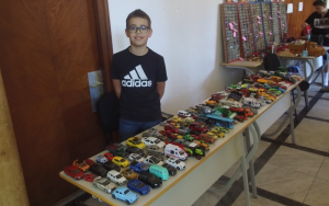 NOVI TRAVNIK, 2. lipnja (FENA) – U organizaciji Gradske knjižnice Novi Travnik i Udruge Stari grad Kaštel, u ovom je srednjobosanskom gradu održan drugi Sajam autića, koji je okupio brojne kolekcionare i posjetitelje iz svih krajeva Bosne i Hercegovine.(Foto FENA/Duško Pucar)
