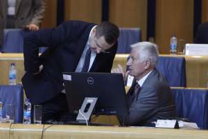 SARAJEVO, 17. jula (FENA) - Dom naroda Parlamentarne skupštine Bosne i Hercegovine bi u nastavku 16 sjednice, koja je počela, trebalo da razmatra principe Prijedloga zakona o izmjeni Zakona o finansiranju političkih stranaka čiji je predlagač delegat Zlatko Miletić.(Foto FENA/Amer Kajmović)