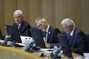 SARAJEVO, 17. jula (FENA) - Dom naroda Parlamentarne skupštine Bosne i Hercegovine bi u nastavku 16 sjednice, koja je počela, trebalo da razmatra principe Prijedloga zakona o izmjeni Zakona o finansiranju političkih stranaka čiji je predlagač delegat Zlatko Miletić.(Foto FENA/Amer Kajmović)