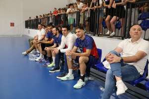 STOLAC, 18. srpnja (FENA) – Sportski kolektivi iz Stoca dobili su večeras na korištenje novoizgrađenu višenamjensku sportsku dvoranu. (Foto FENA)