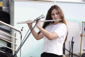 SARAJEVO, 16. jula (FENA) - Federalno ministarstvo kulture i sporta upriličilo je događaj nazvan 'Kupres u Sarajevu'. Na obali Maka Dizdara bili su gosti iz Kupresa, područja bogate tradicije, živopisne i duboko ukorijenjene baštine. Pripremili su raznovrstan umjetnički program te bogatu gastronomsku ponudu.(Foto FENA/Amer Kajmović)