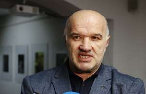 SARAJEVO, 8. decembra (FENA) - Trideseta godišnjica ubistva Karima Zaimovića, jednog od najtalentovanijih pisaca i novinara svoje generacije, večeras je obilježena u Muzeju književnosti i pozorišne umjetnosti u Sarajevu, a tim povodom dodijeljena je i stipendija Fondacije 